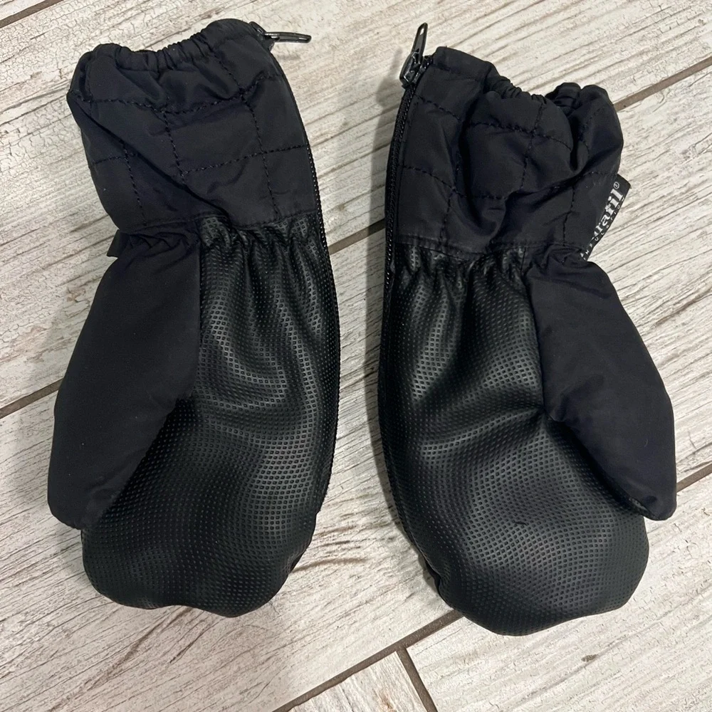 Auclair Black Quilted Mittens
